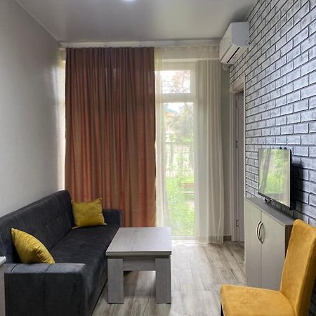 Lovely And Cozy Apartament In ティビリシ エクステリア 写真