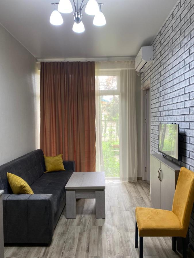 Lovely And Cozy Apartament In ティビリシ エクステリア 写真